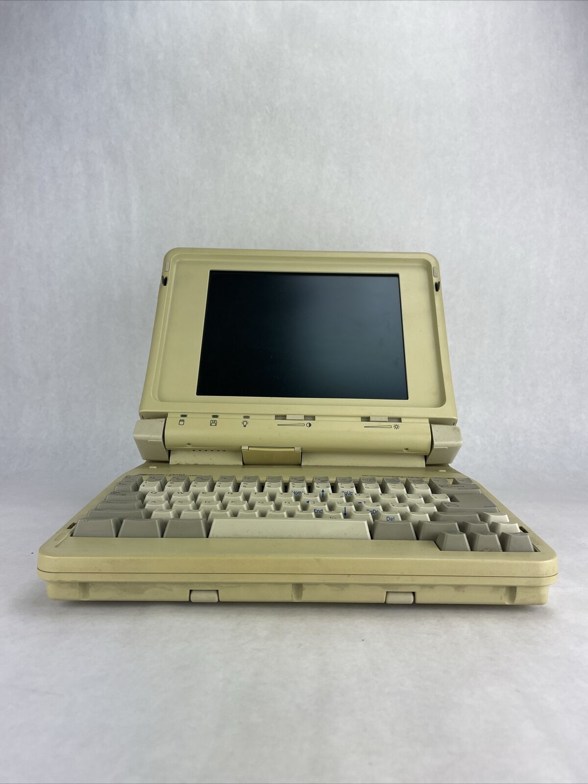 Zenith Super Port 2860 Intel 80286 12MHz ZWL-8200-21