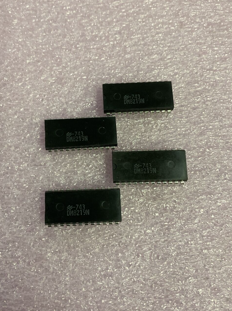 Lot of 4 DM8219N IC Chip 24 Pin NEW Old Stock