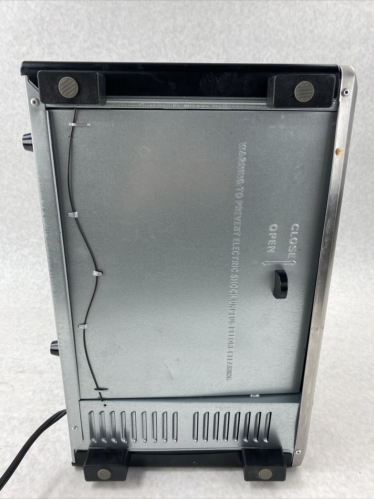 Toastmaster TM-104TR 10 x 9 x 3.5" Toaster Oven 1000W Temp Control