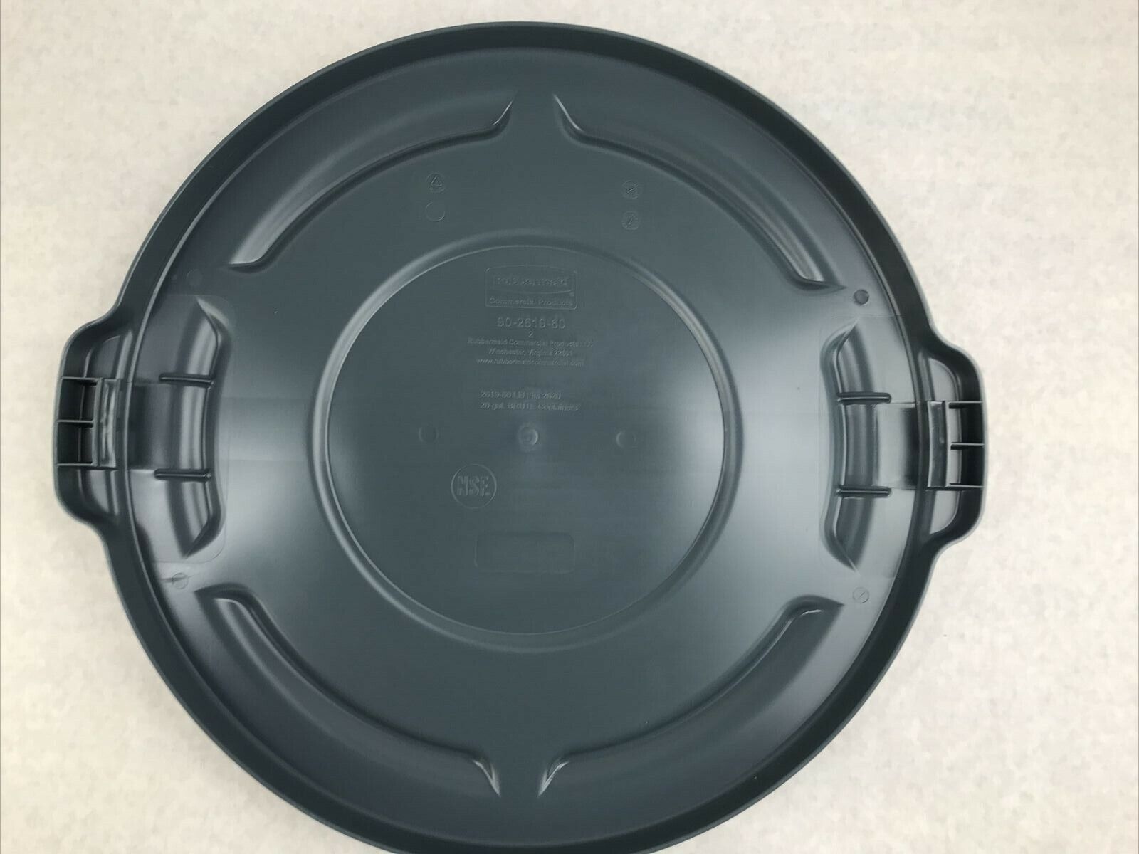 Rubbermaid 2619-60 Lid for 2620 BRUTE 20 Gal Container - Gray