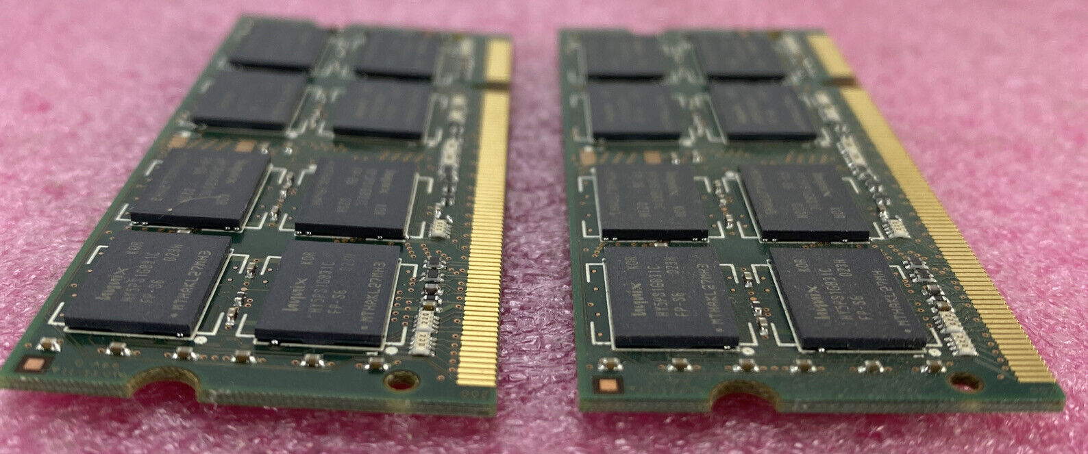 Lot( 2 ) 2GB Hynix HYMP125S64CP8-S6 PC2-6400 800MHz SO-DIMM DDR2