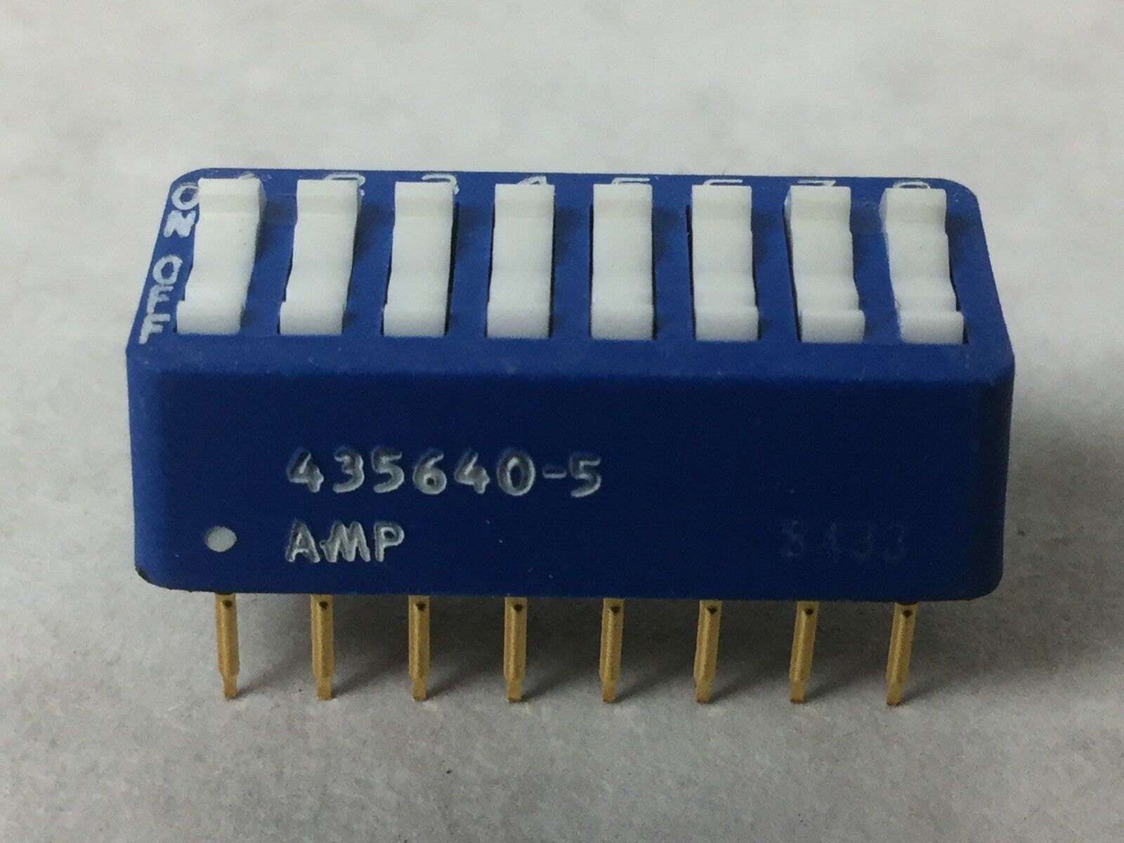 AMP 435640-5 Rocker Switch, NEW