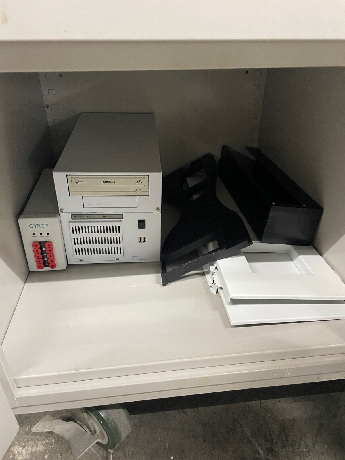 Gyros AB Gyrolab Immunoassays Laboratory Analysis System, GW10080, 2009