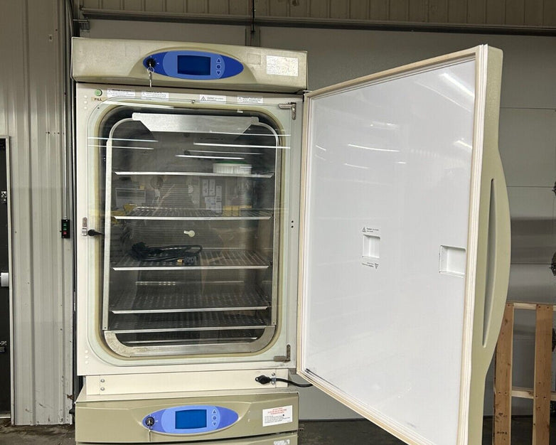 Thermo Scientific Revco CO2 Incubator Stacked RC03000D