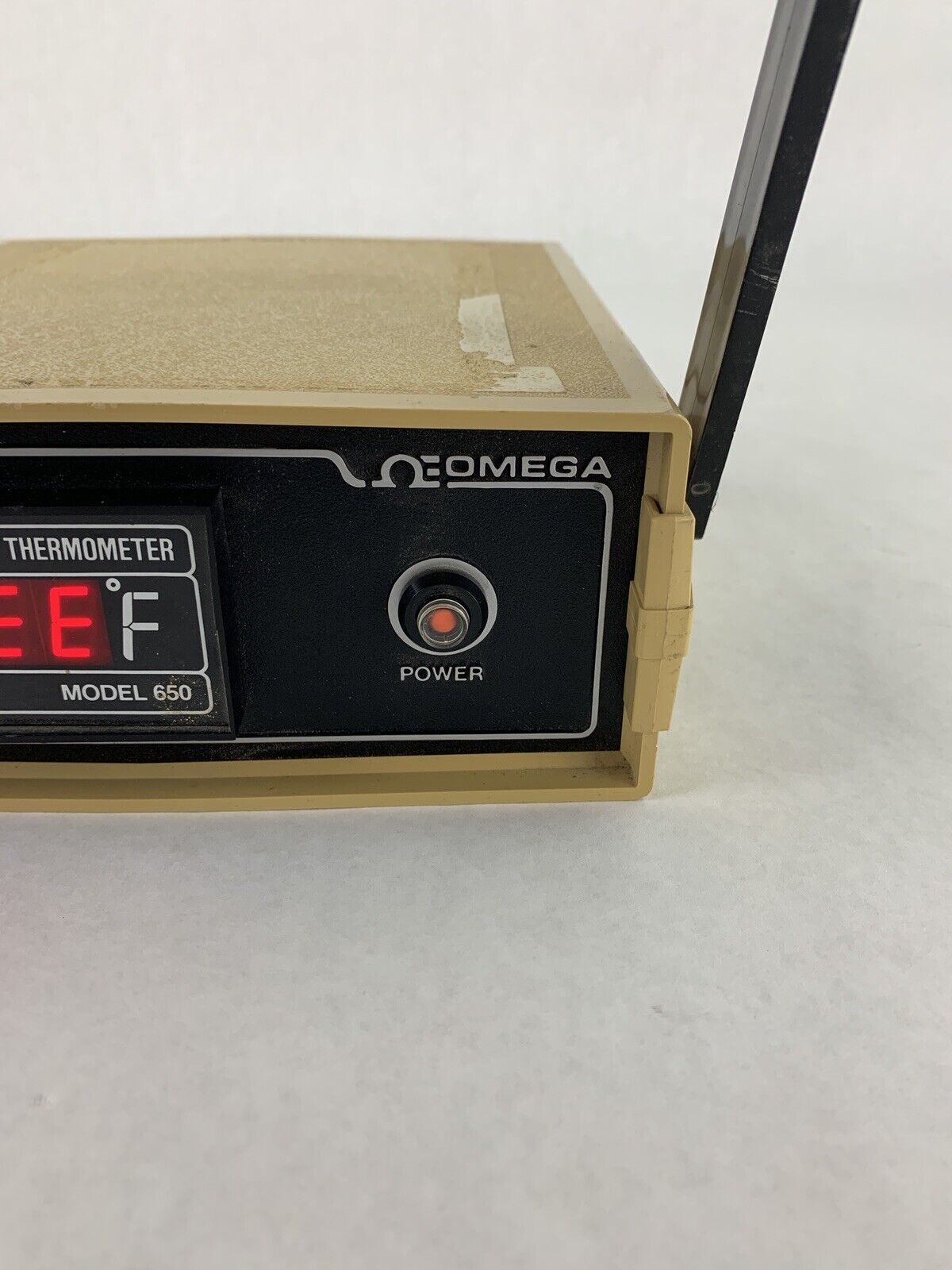 Omega Model 650 Type J Thermocouple Thermometer Power Tested