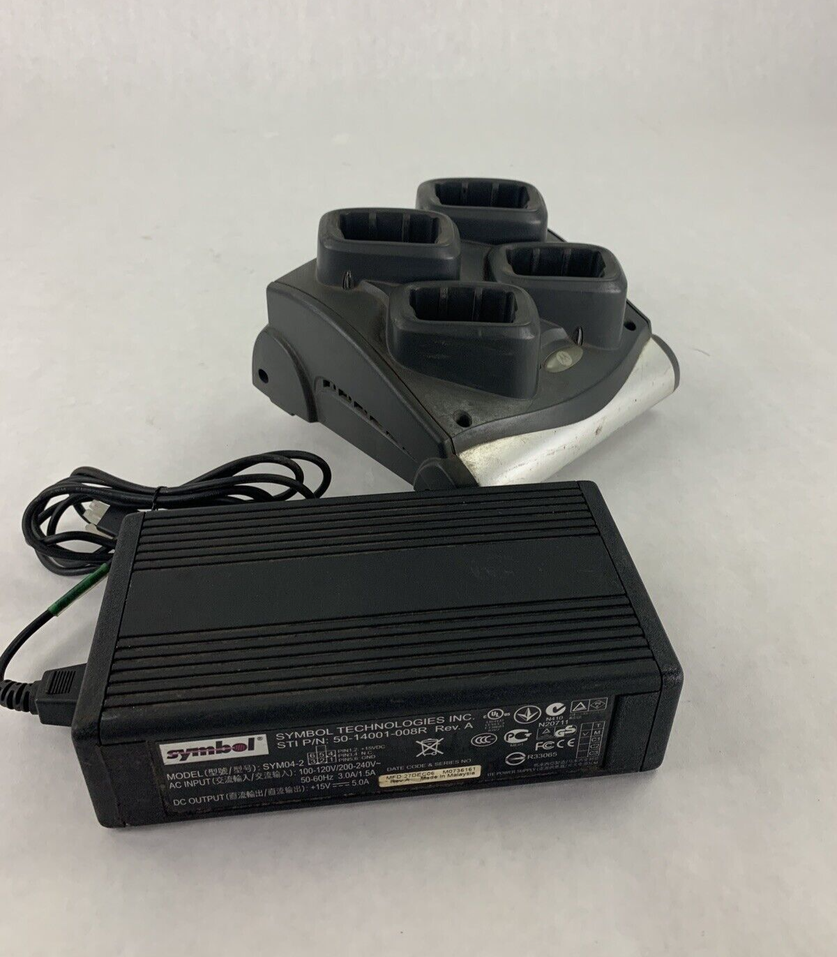 Symbol Motorola SAC9000-4000R 4 Bay Battery Charger w/ Power Supply