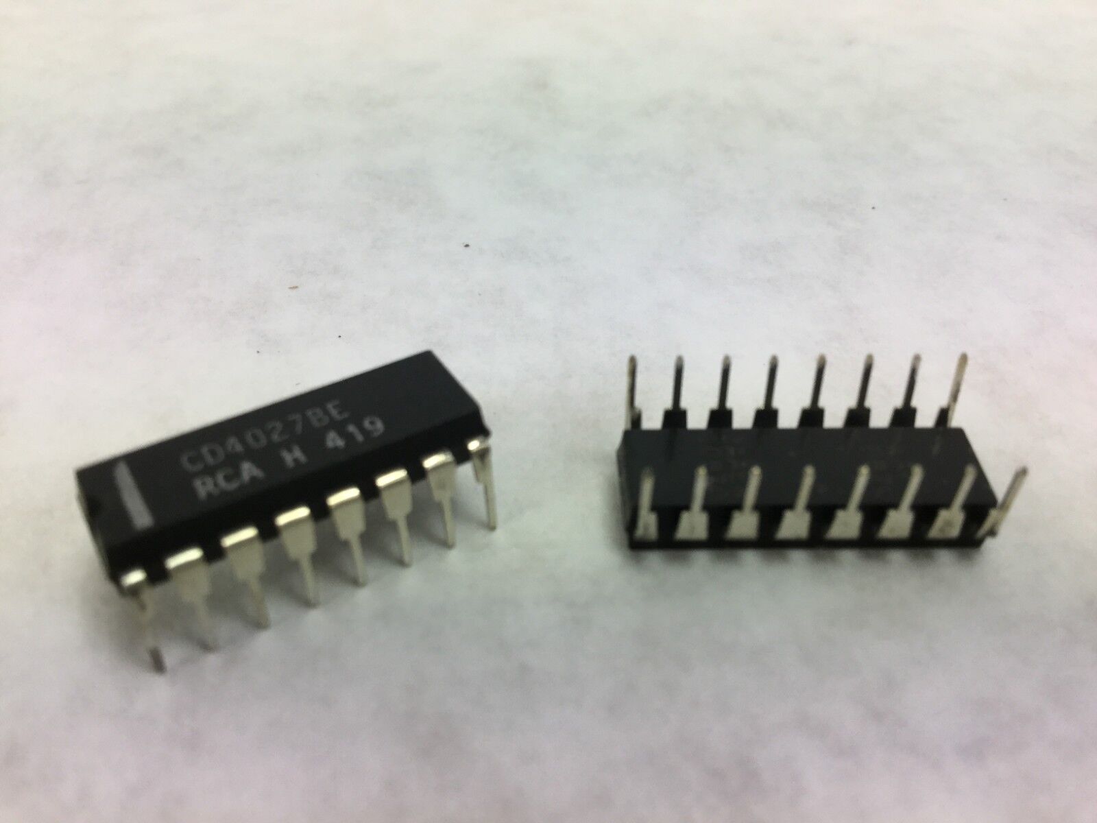 Genuine RCA CD4027BE  Integrated Circuit  16 Pin  Lot of 23