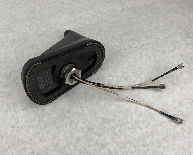 Motorola Laird AN000036A01 VSM Base RF Antenna with Cap GPSS746MP-MT4