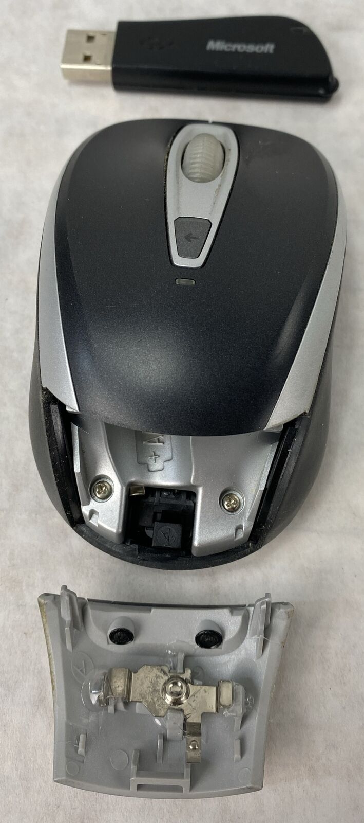 Microsoft 1359 Optical 4-Button Mobile Wireless Mouse 3000 v1 Gray + USB Dongle