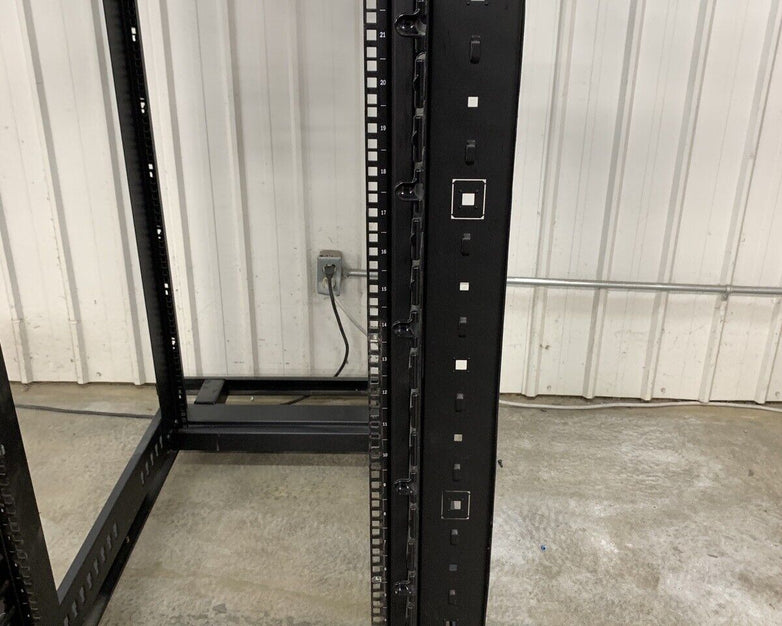 Siemen Vertipod Server Rack 45U Vp2-0AC111 Right Side No Panels
