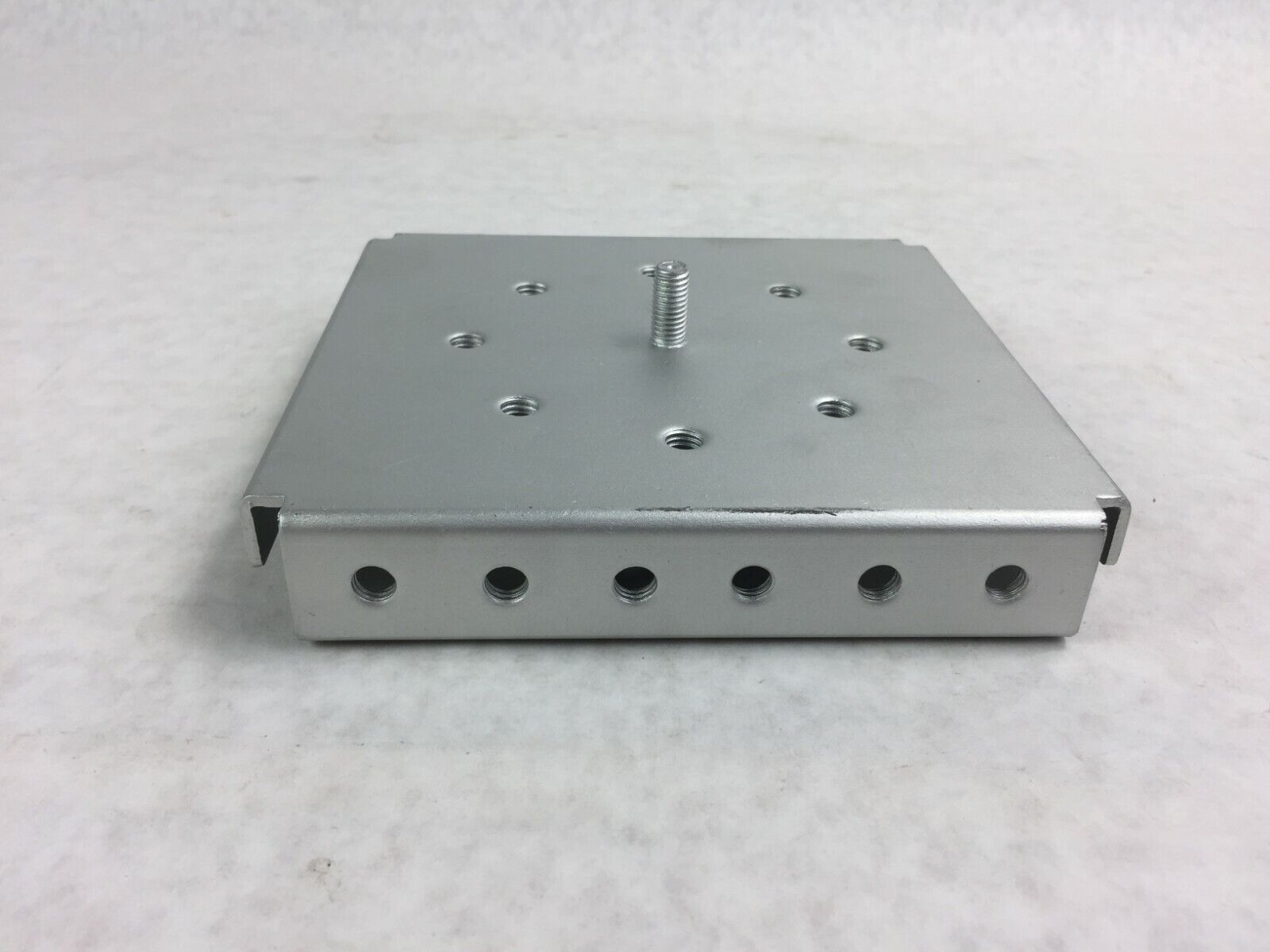 Foxconn 700-23935-01 Mounting Bracket   New