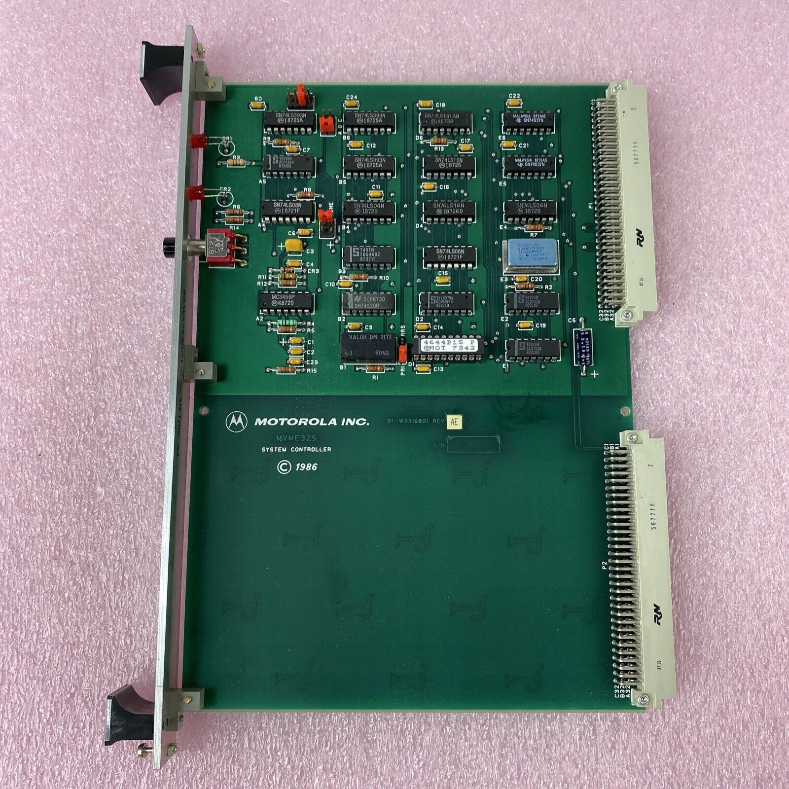 Motorola MVME 025 System Controller Module HLN4874A / 64-W4752B01