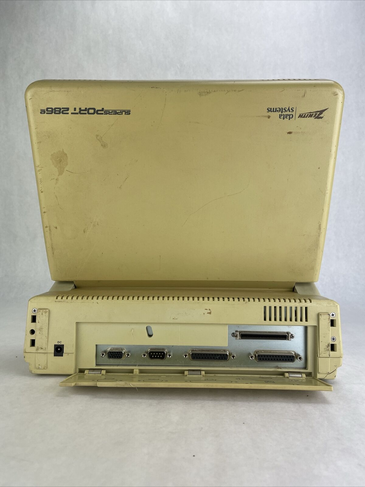 Zenith Super Port 2860 Intel 80286 12MHz ZWL-8200-21
