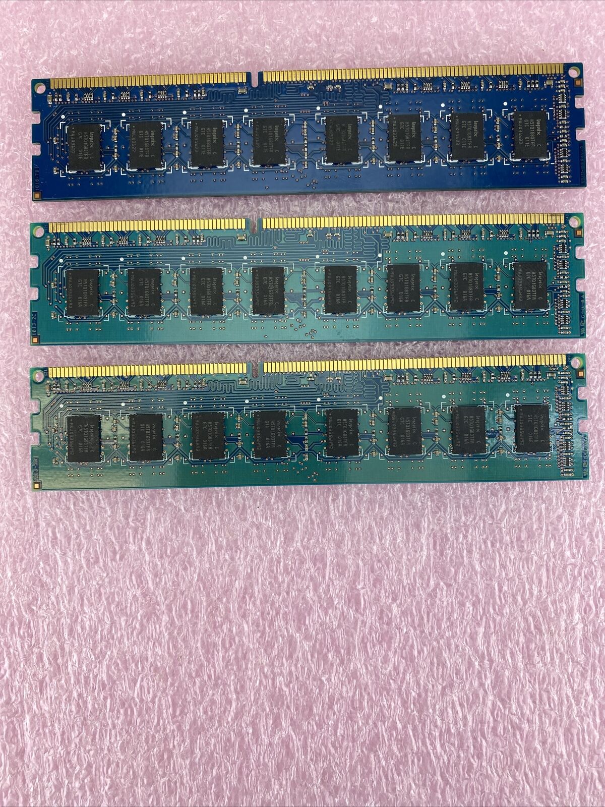 3x 2GB Hynix HMT125U6TFR8C-G7 PC3-8500U 2Rx8 1066Mhz CL7 1.5V Non-ECC DDR3 SDRAM