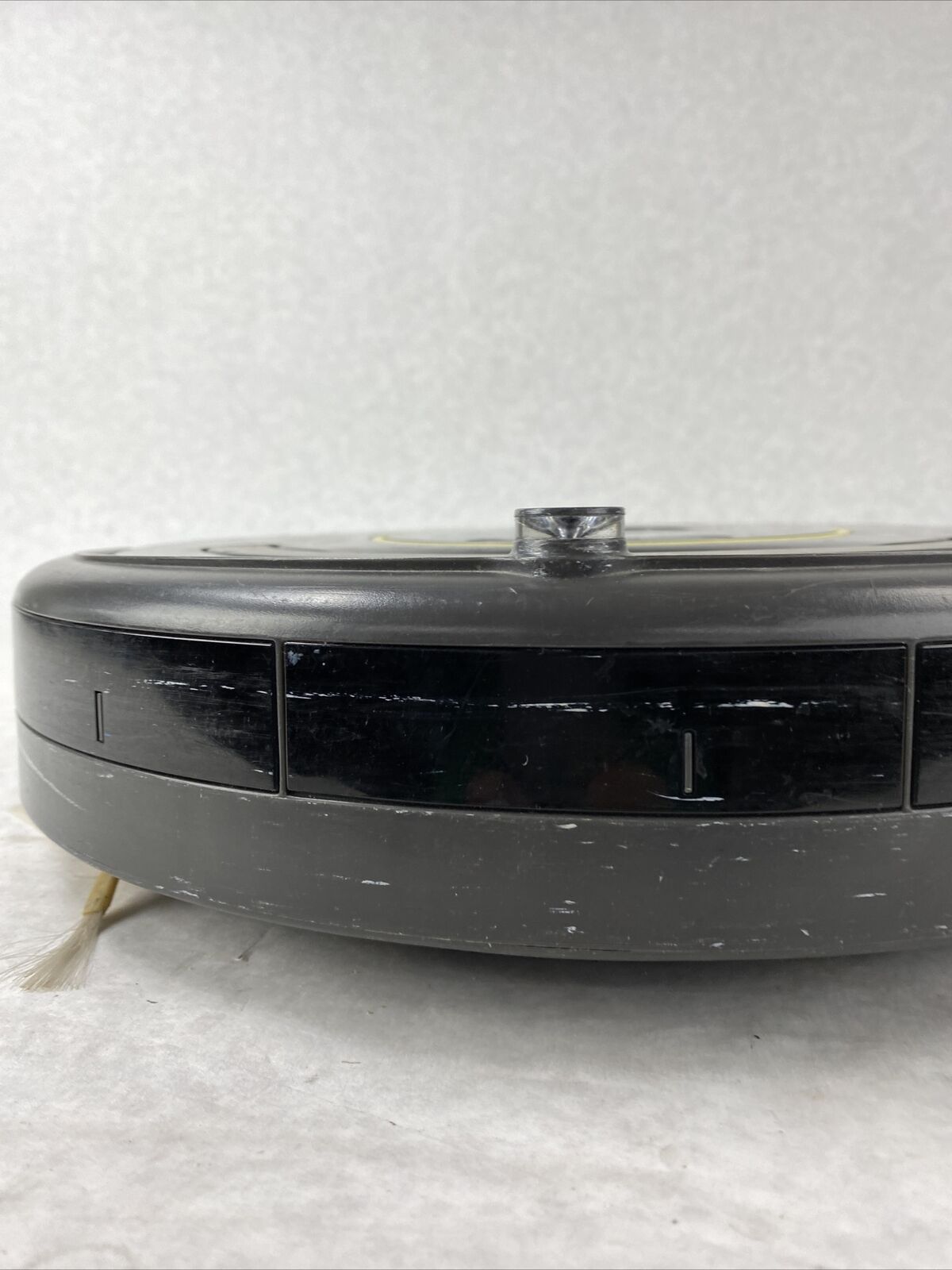 iRobot Roomba 650 Vacuuming Robot No Charging Dock BAD BATTERY