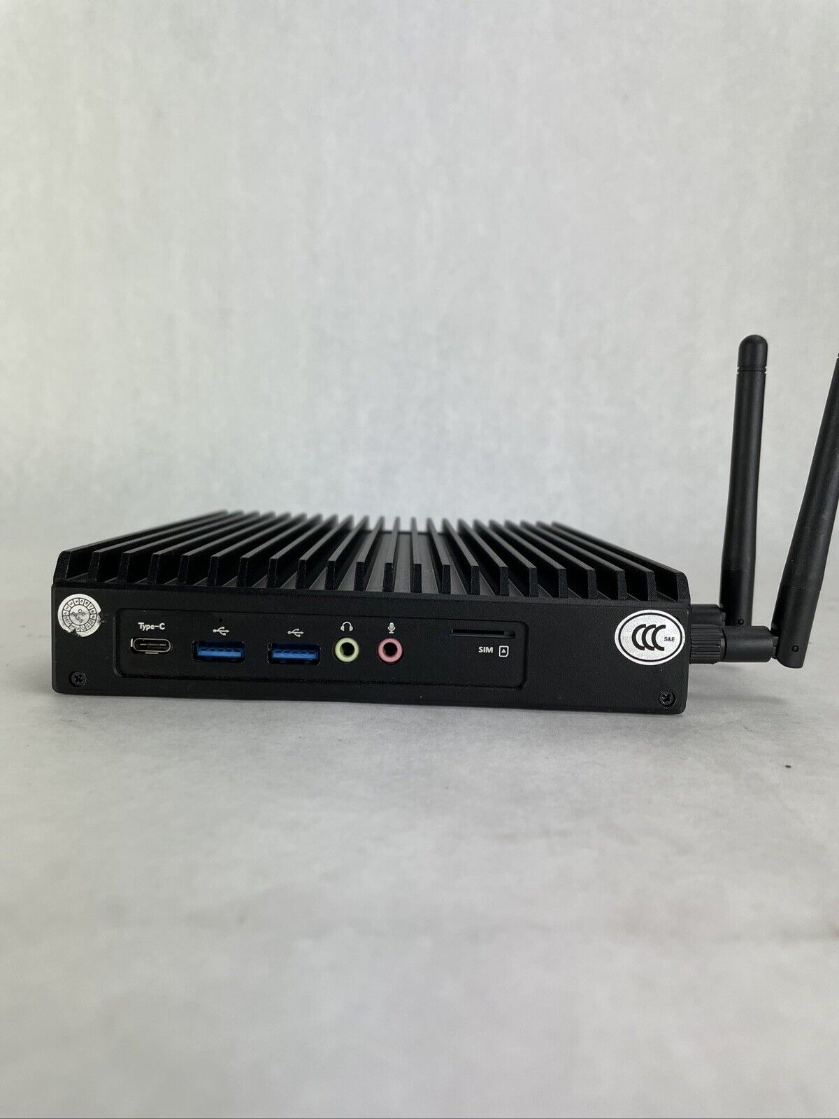 Mvix Xhibit Plus SFF Intel Celeron 3865U 1.8GHz 4GB RAM No HDD No OS XP-3045-003