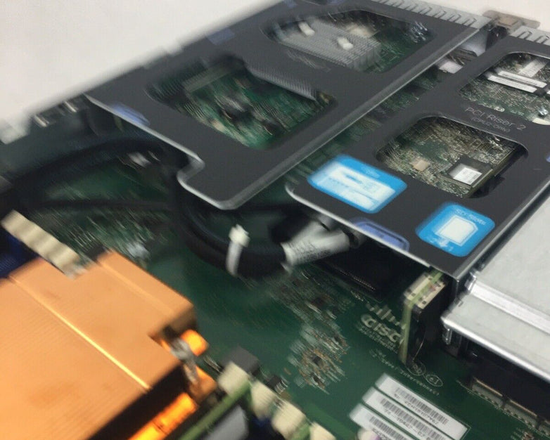 Cisco UCSC-C220-M3S 2x Xeon E5-2660 V2 2.20 GHz 64 GB RAM No HDDs No OS