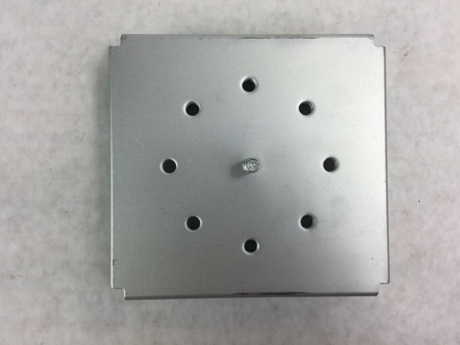 Foxconn 700-23935-01 Mounting Bracket   New