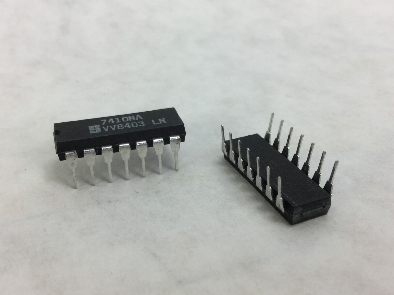 Signetics 7410NA 14 Pin  Lot of 10  New