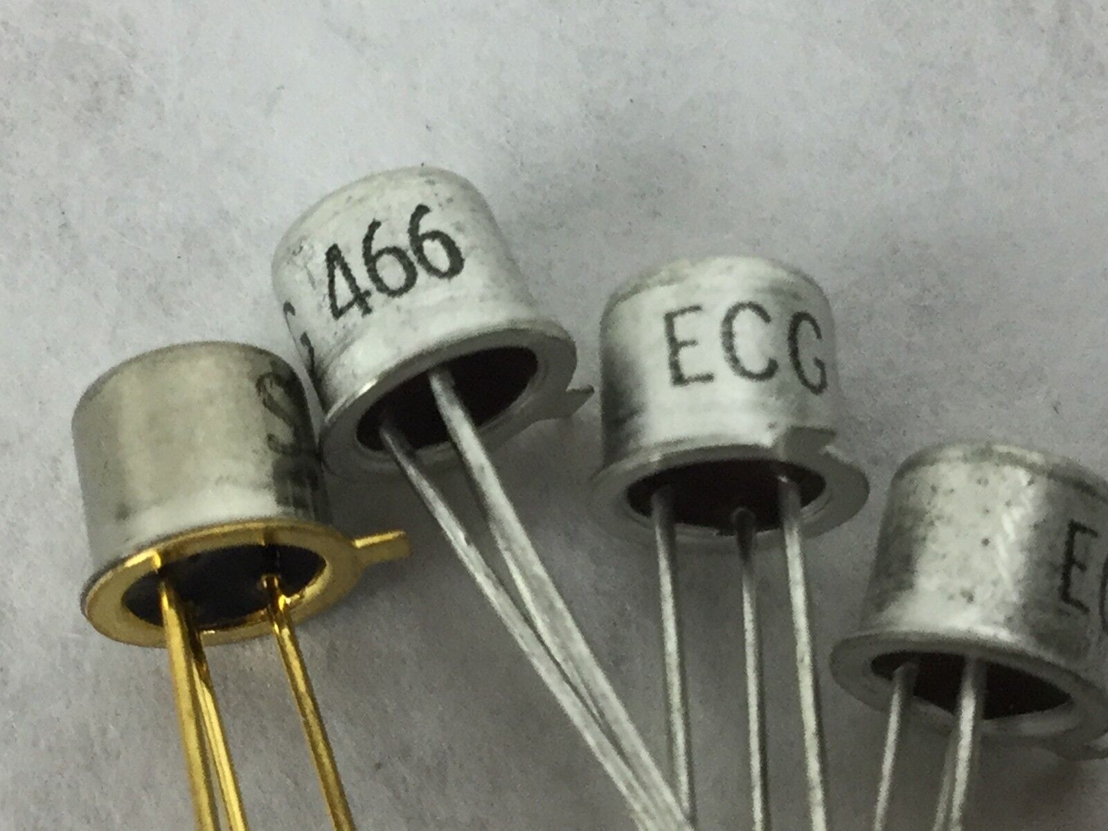 ECG 466 Transistor, NEW Lot of 4