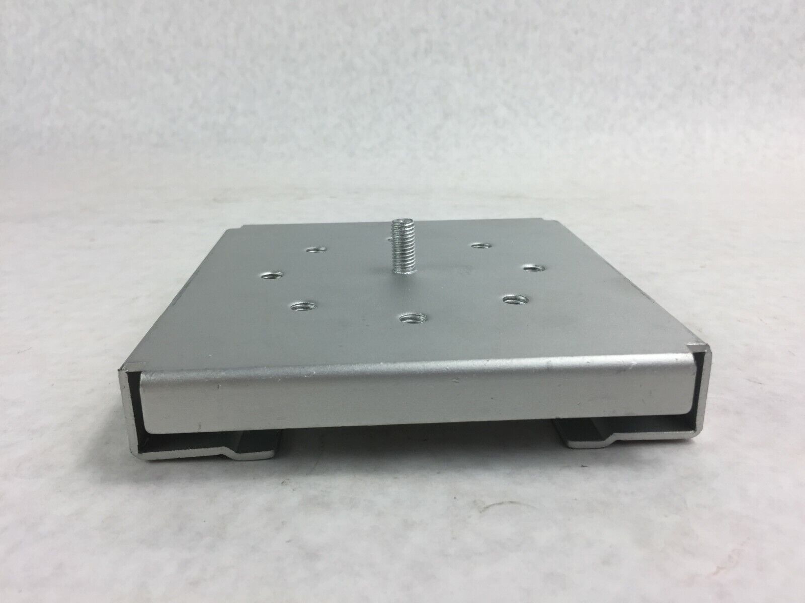 Foxconn 700-23935-01 Mounting Bracket   New