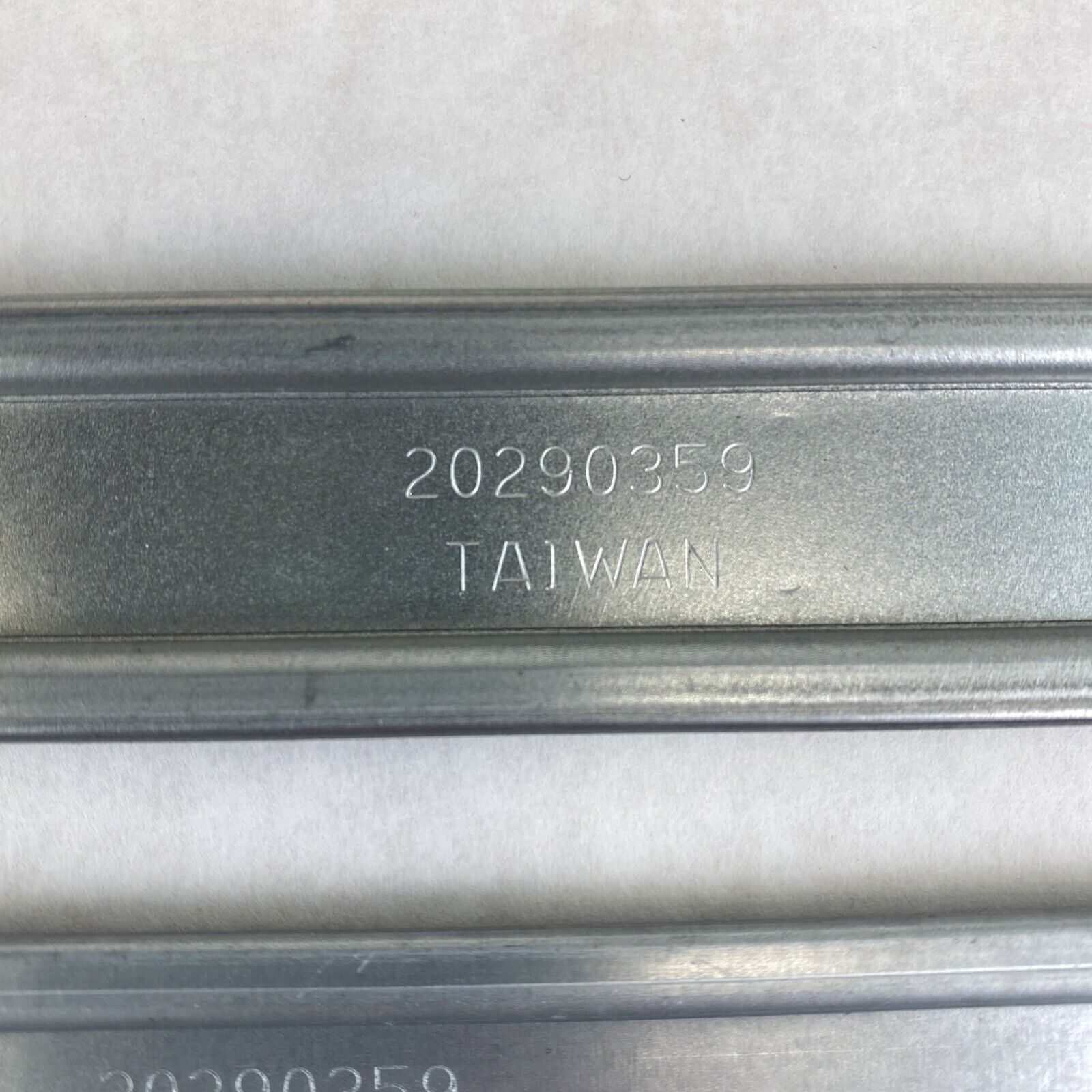 Server rail drawer slides 714515-002 REV D 2117 20290359 27-5/8" x 1" Lot of 3