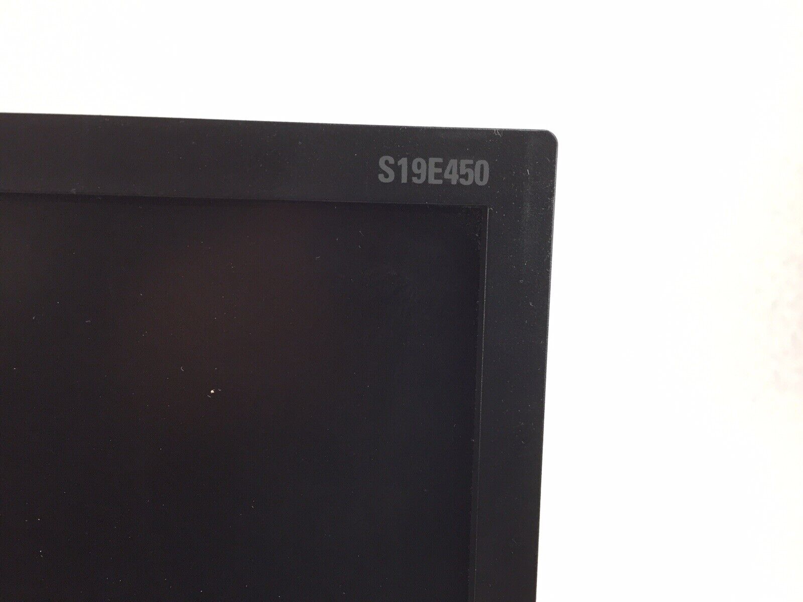 Samsung 19" SE450 Series LED Monitor S19E450BW 1440 x 900 pixels C Grade