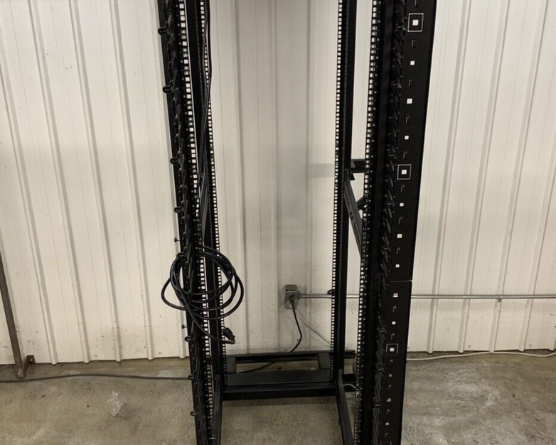Siemen Vertipod Server Rack 45U Vp2-0AC111 Right Side No Panels