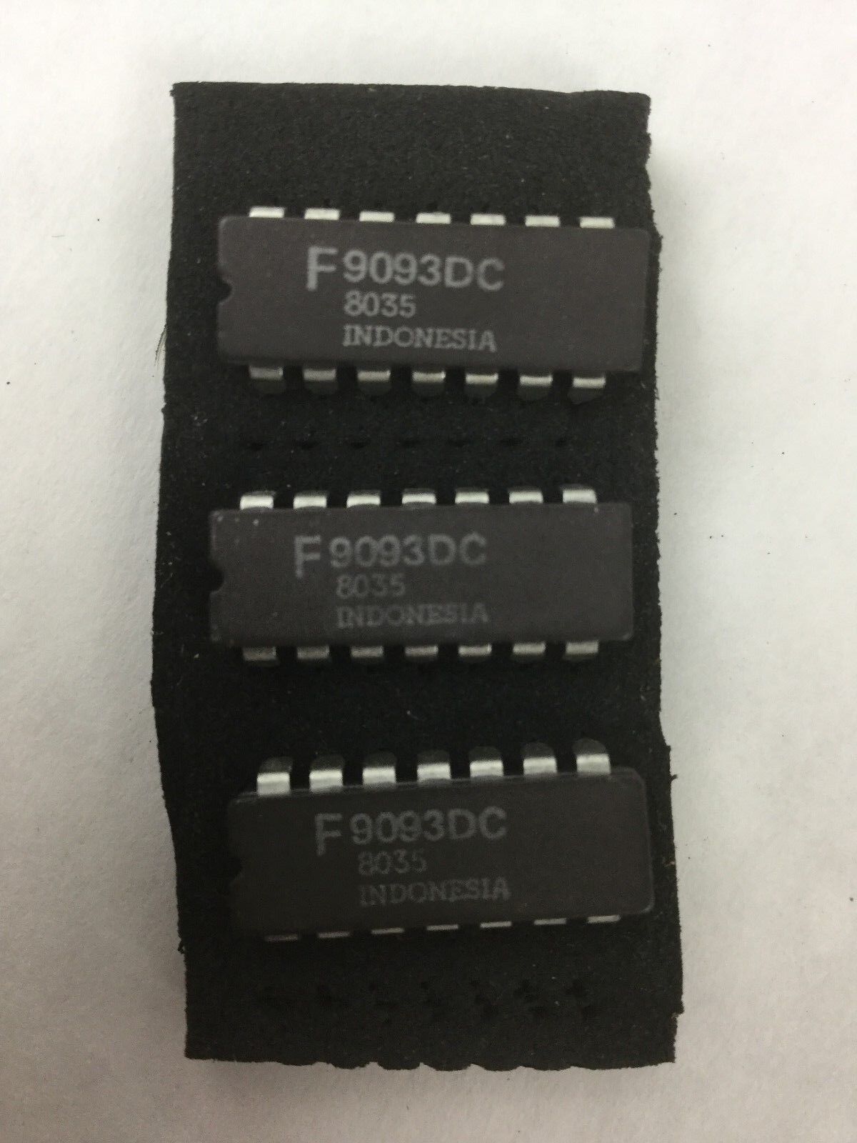 F9093DC, 14 Pin, (Lot of 3), NEW
