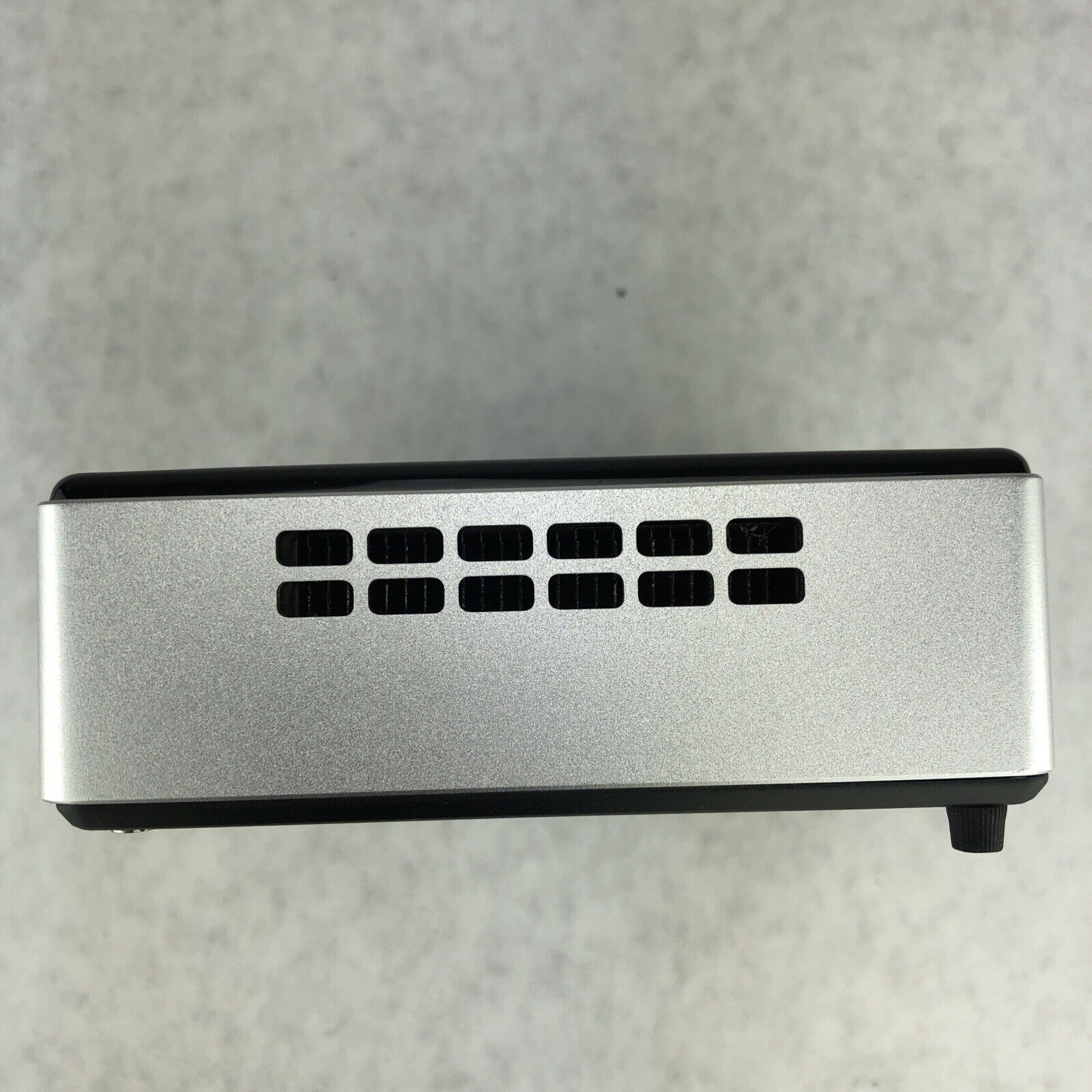 ZOTAC ZBOX-MI521NXS-U Mini i3-4030U 1.90GHz 4GB RAM WiFi No SSD No AC Adapter