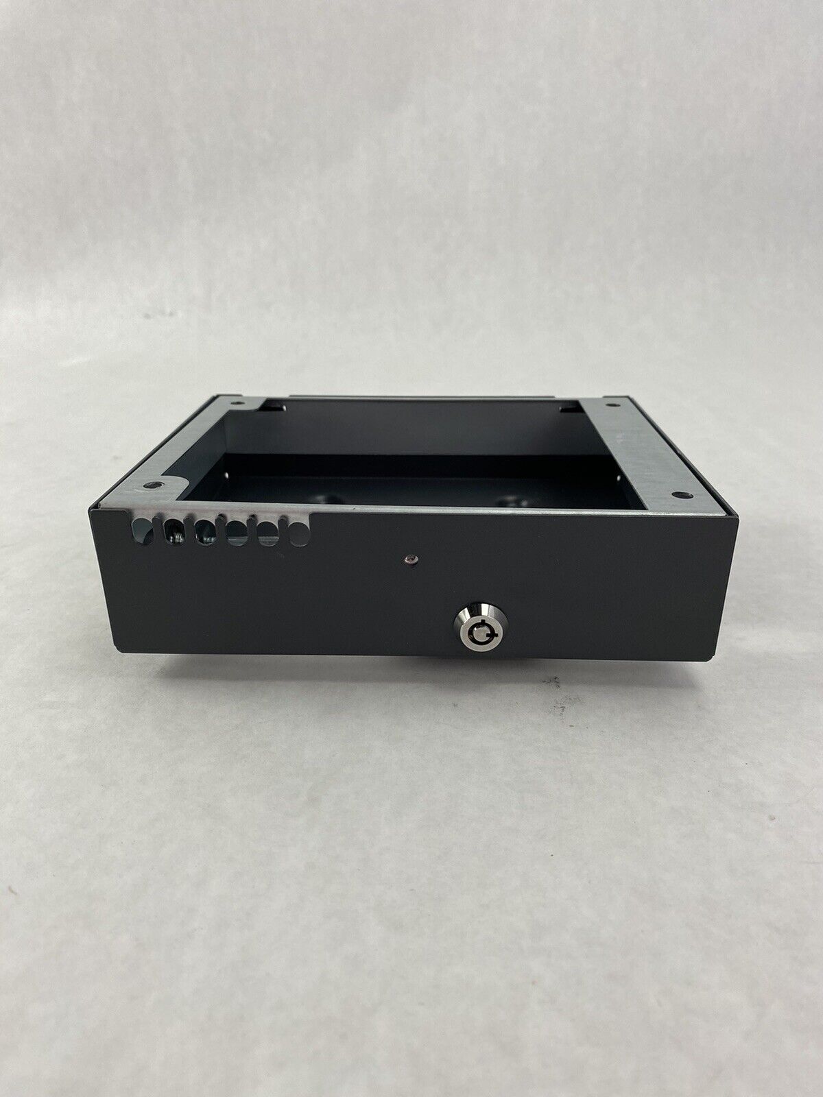 Cisco 7900 Series Phone Locking Wall Mount 800-07952-01