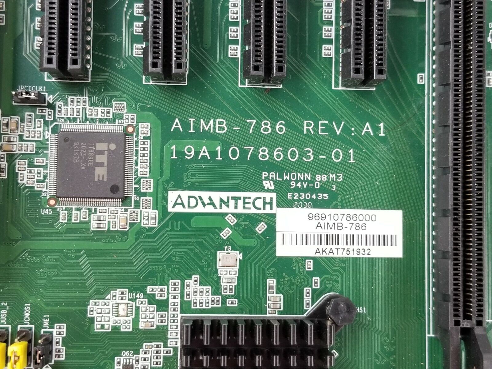 Advantech AIMB-786 REV A1 19A1078603-01 For Parts or Repair