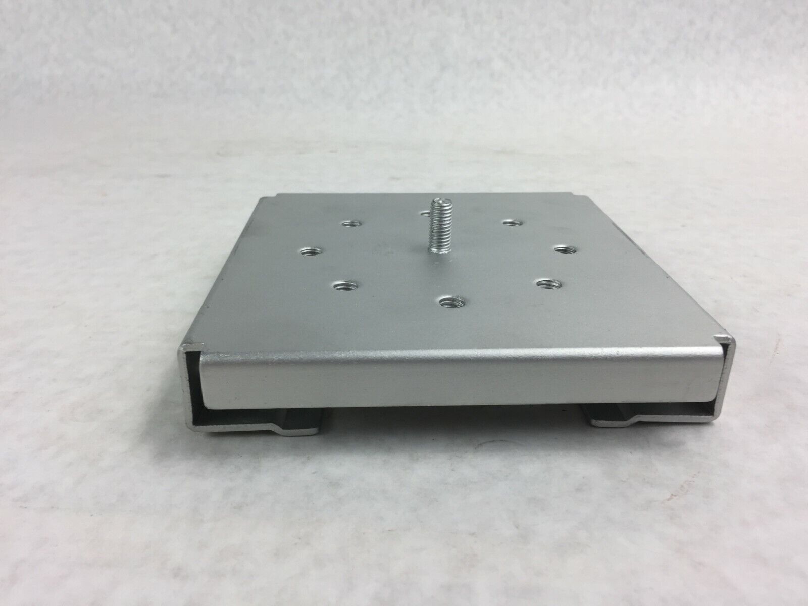 Foxconn 700-23935-01 Mounting Bracket   New
