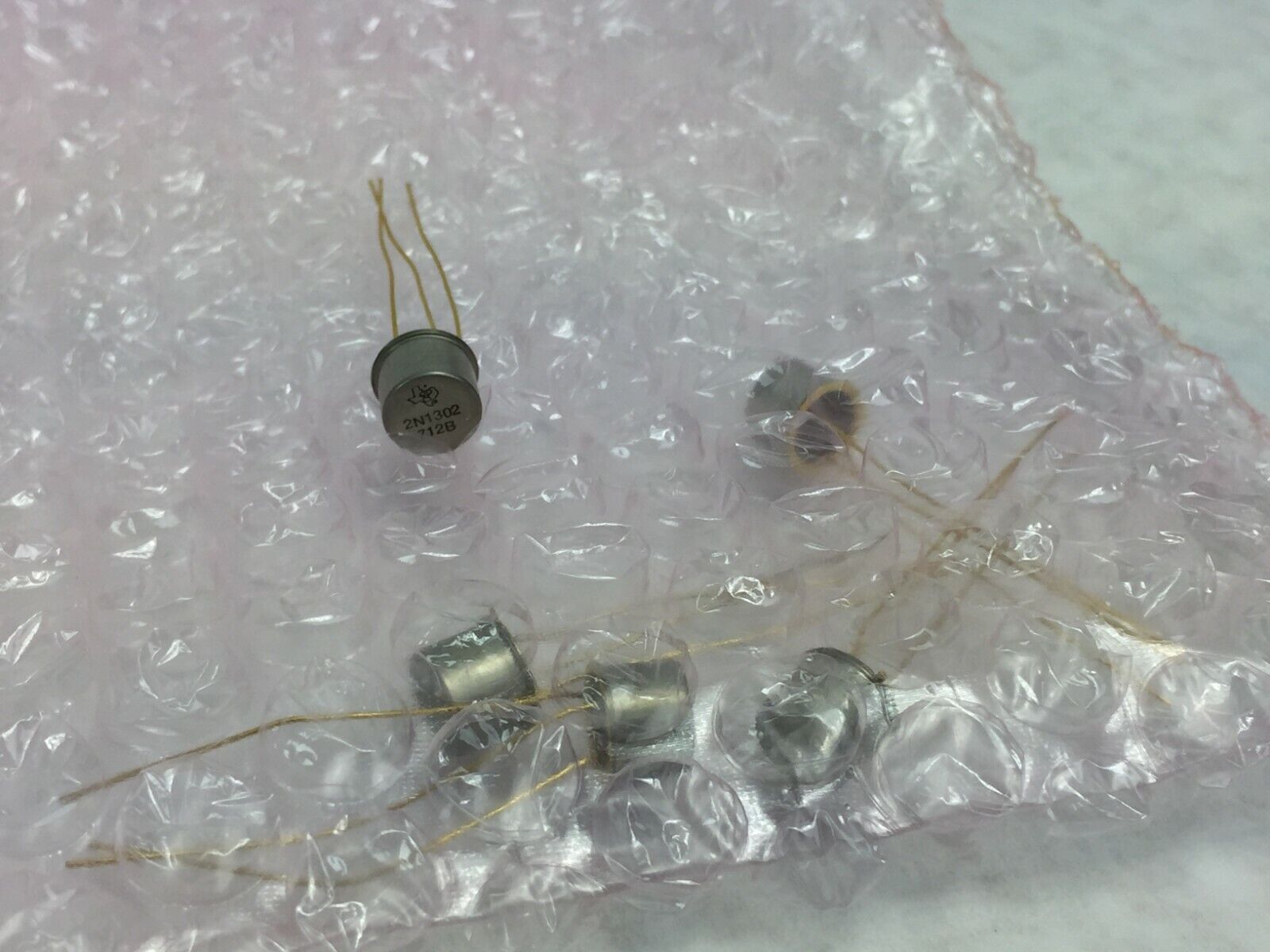 Texas 2N1302 Transistors   Lot of 5   NOS