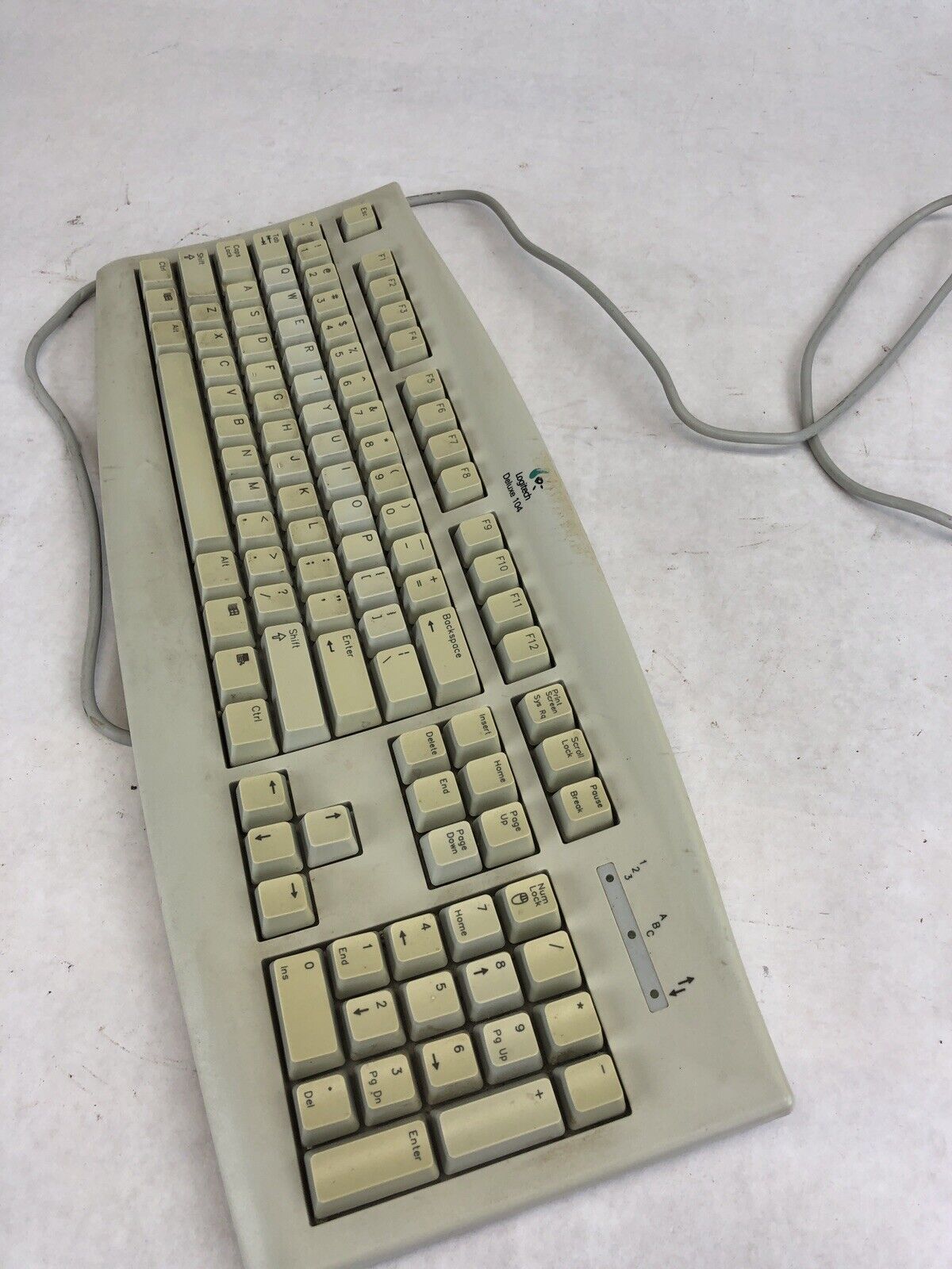 Logitech Deluxe 104 Keyboard Y-SA2