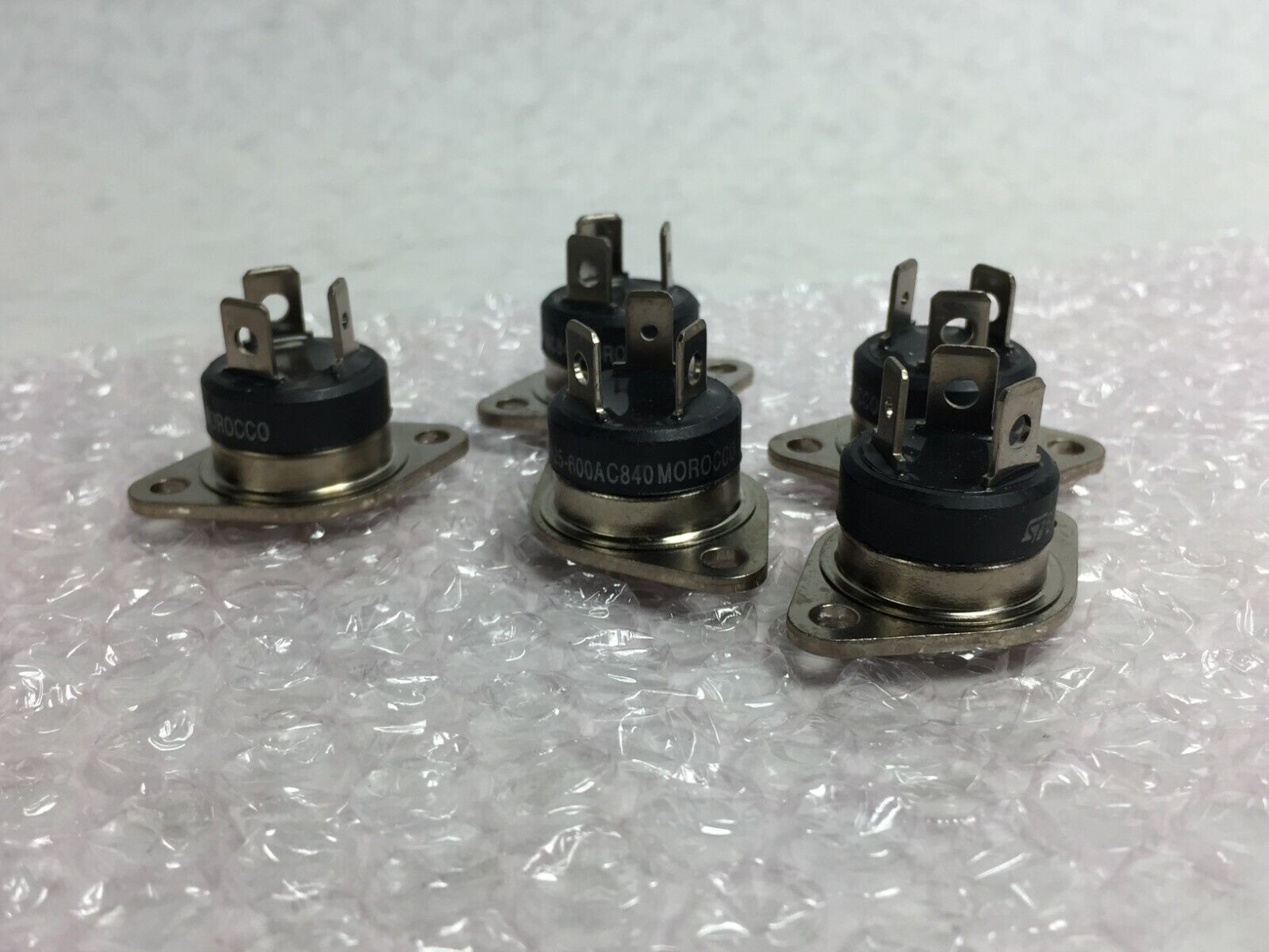 ST BTA25-600AC840 TRIAC  Lot of 5