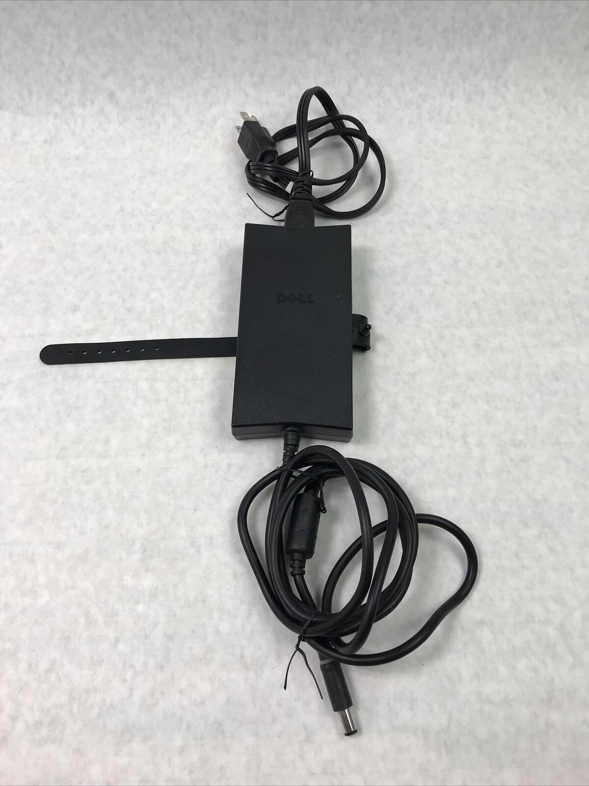 Dell VJCH5 Laptop Charger 240V 60Hz 6.7A  AC Adapter
