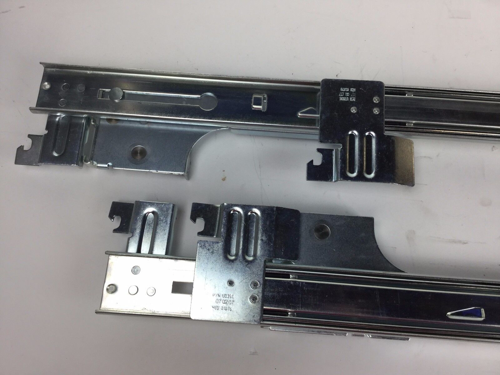 Dell PowerEdge Server Rails CN-0UN443-01078-72C-0332 Rev A00