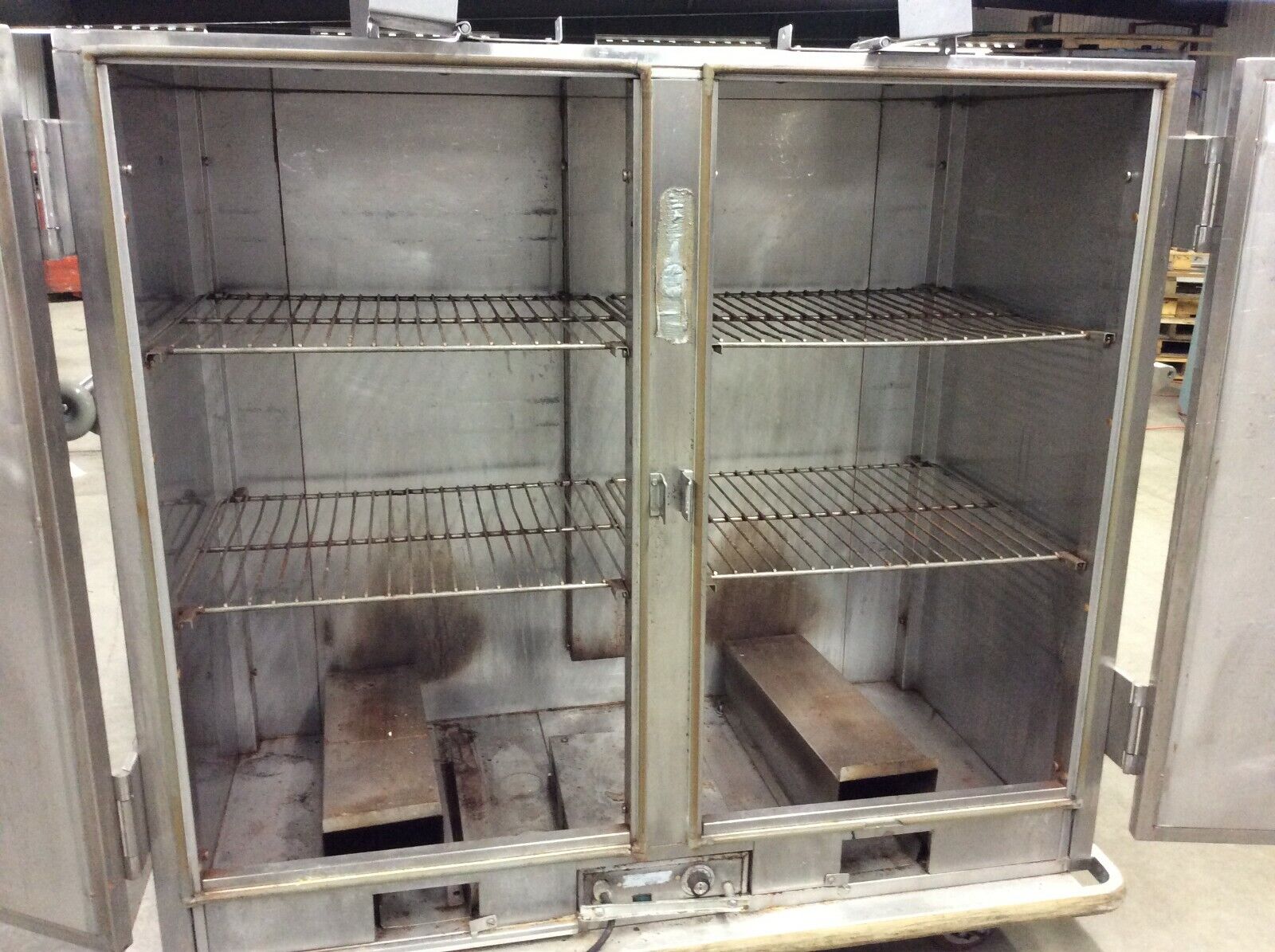 Carter Hoffmann BB1000 FH90 Warming Heated Banquet Cart Cabinet