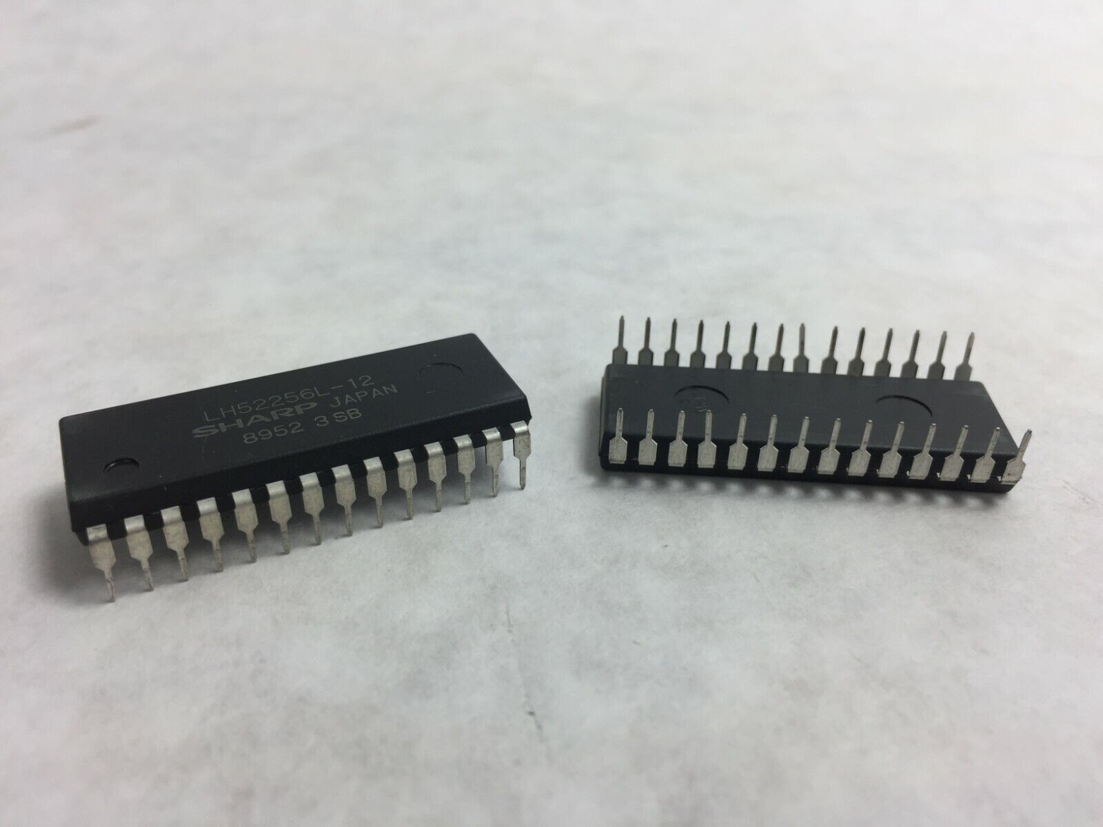 (5) Sharp LH52256L-12  Standard SRAM  32KX8  120ns  CMOS  PDIP28   Lot of 5