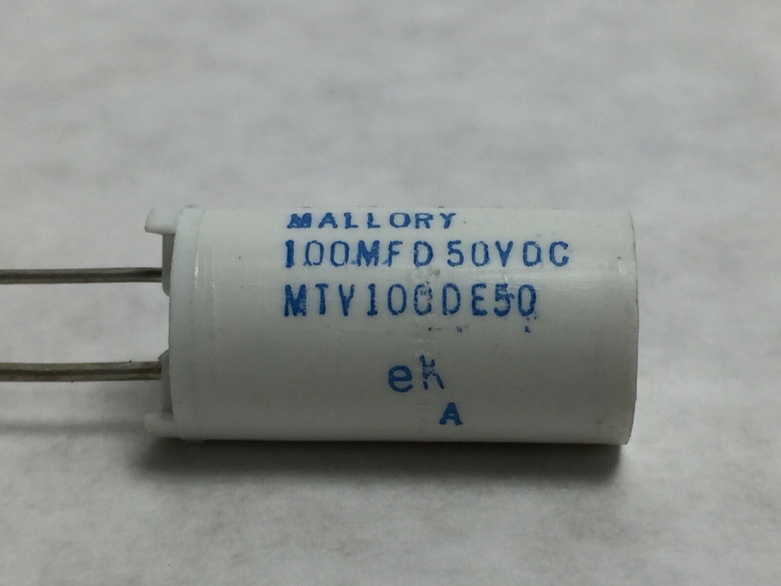 Mallory MTV100DE50 100MFD 50VDC Capacitor   NOS