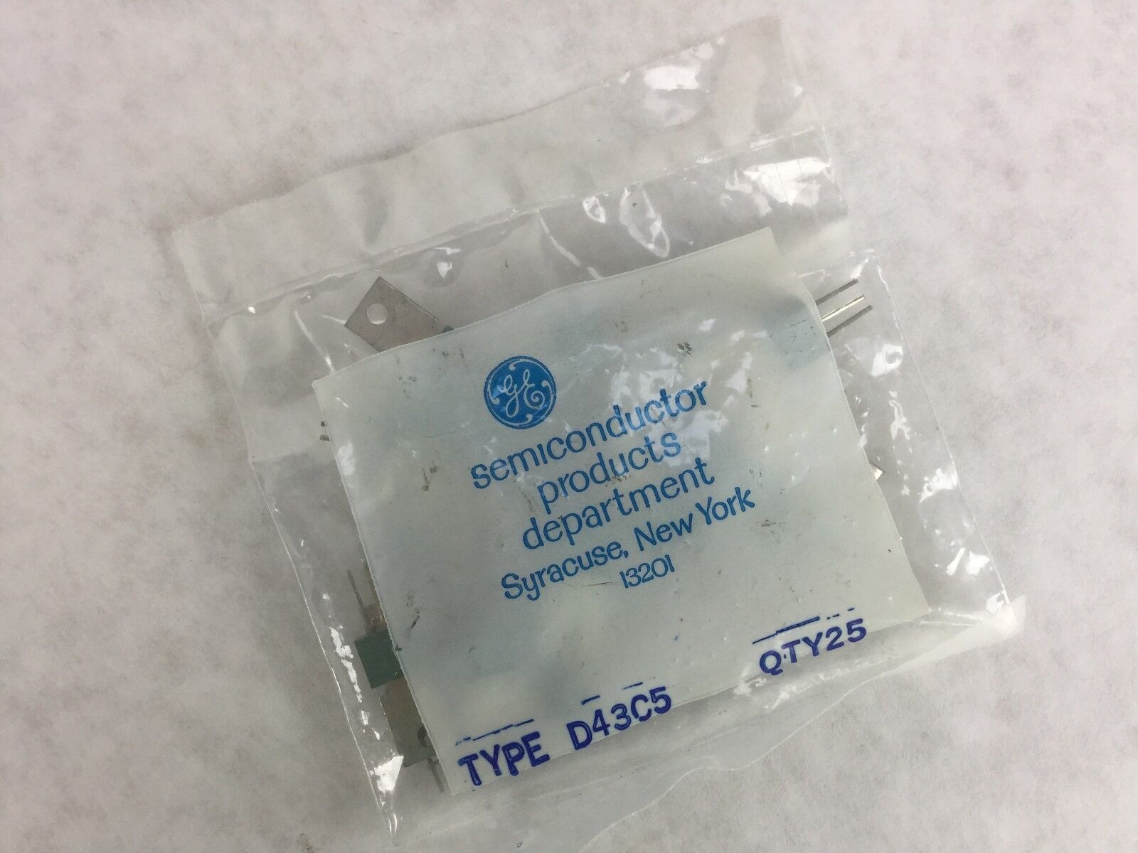 GE General Electric D43C5 Silicon Transistors, Lot of 25, NEW Sealed