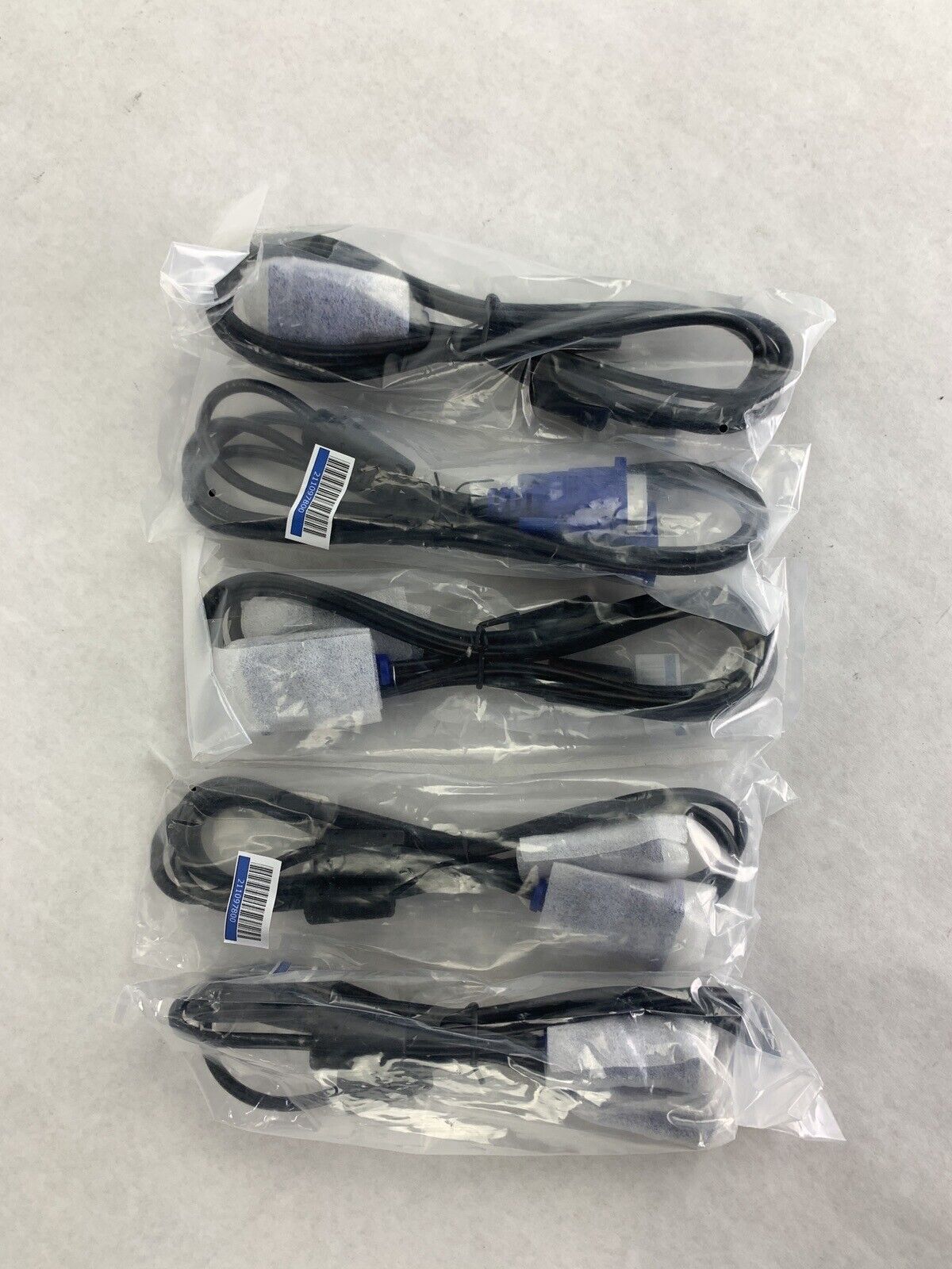 Lot of 5 New Standard 6 Ft VGA Cable Monitor Projector TV 15 Pin DE-15 211097800