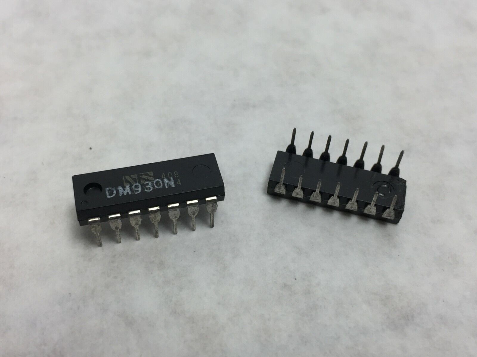 (6) DM930N Integrated Circuits  Lot of 6