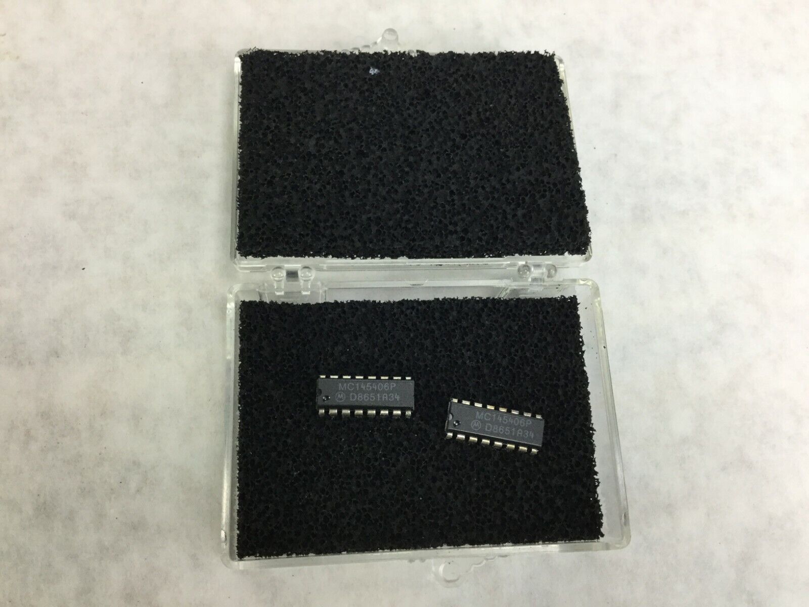 Motorola MC145406P Triple Transmitter/Receiver RS-232 16-Pin PDIP  Lot of 2