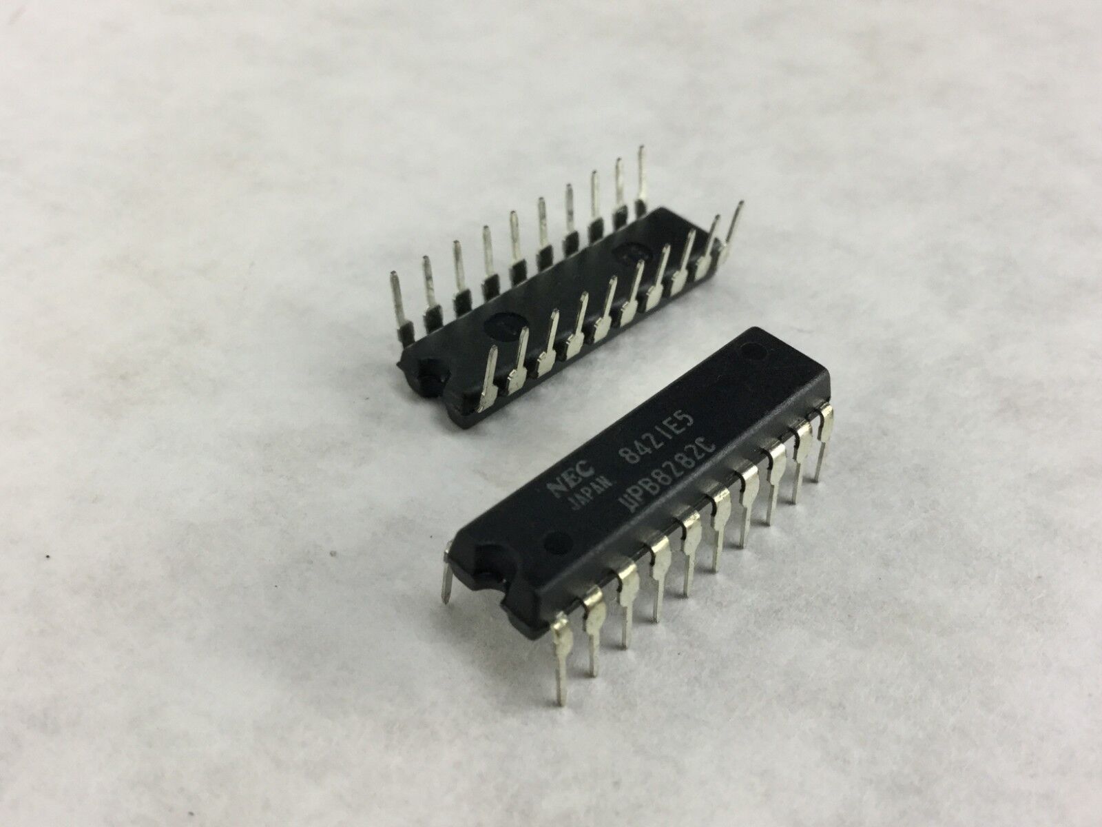 NEC  8421E5 Transistor  20 Pin Dip   Lot of 4  NEW