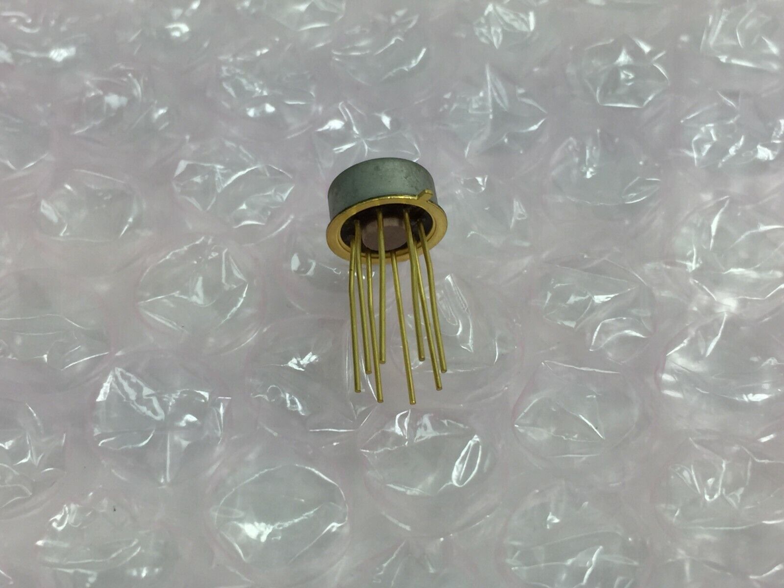 BB 3505J  Gold Integrated Circuit  NOS