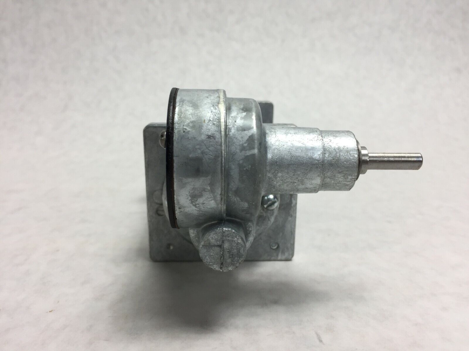 Jones Instrument Corp MOTAK P1112-107  85 Volts Motor