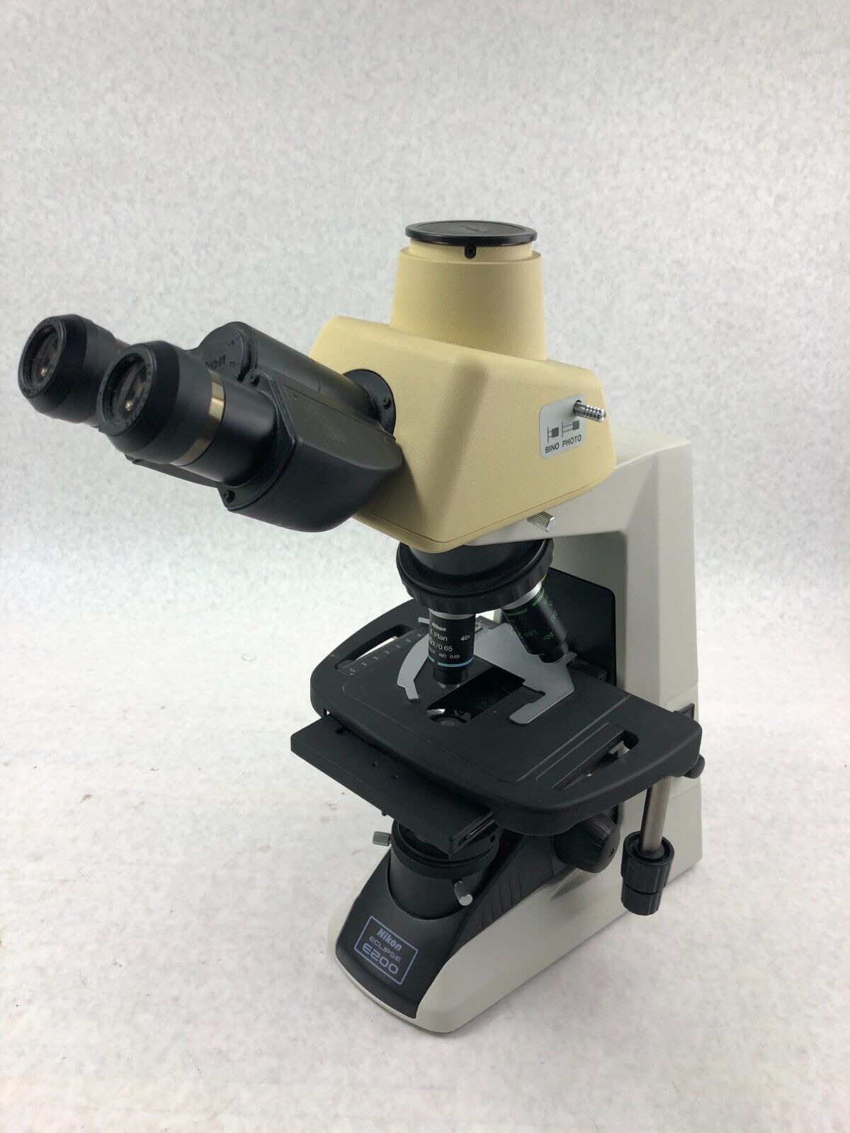 Nikon Eclipse E200 Lab Microscope with 3 Objectives 4X 20X 40X