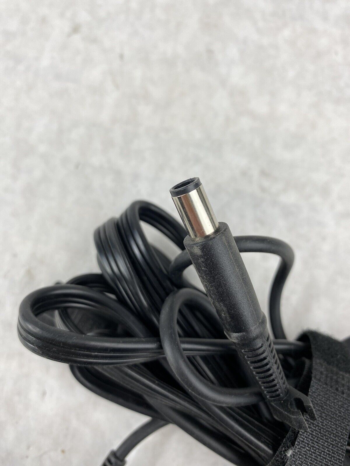 HP L39752-003 Model TPN-DA17 19.5V 3.33A 65W AC Adapter